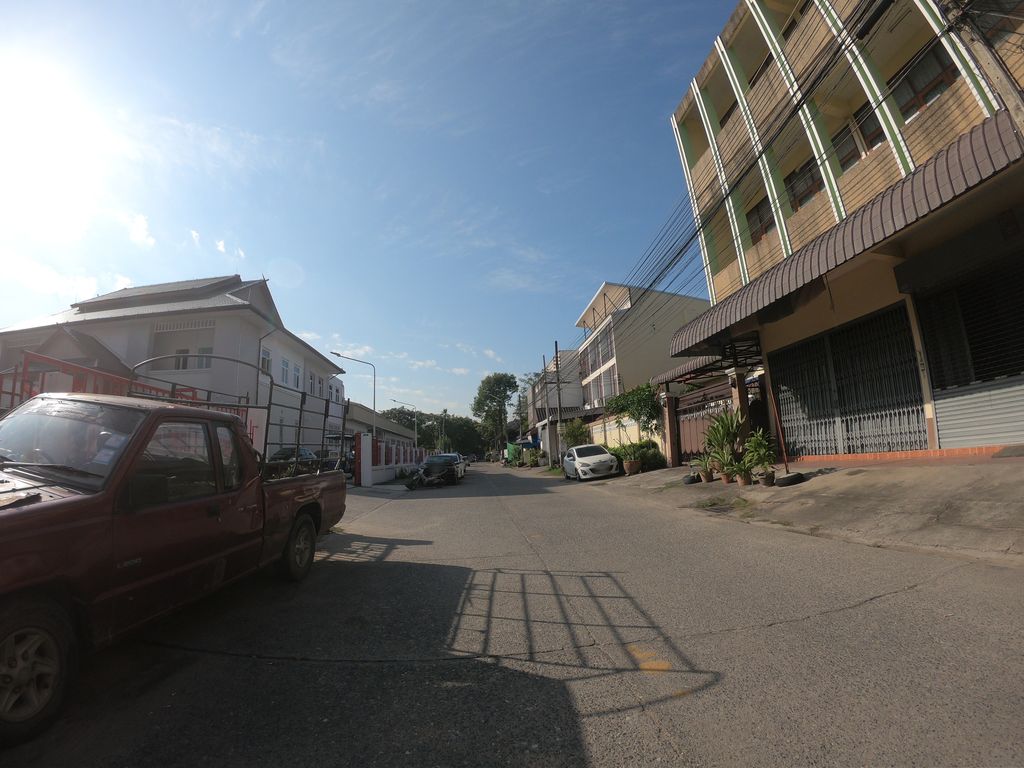 ภาพถนนตรงที่ J&t Home สาขาสันป่าข่อย ตั้งอยู่ ถ่ายโดย chanuwath_grab พ.ศ. 2562 (2019) · A street-level view of where J&t Home สาขาสันป่าข่อย stands, by chanuwath_grab in 2562 (2019)