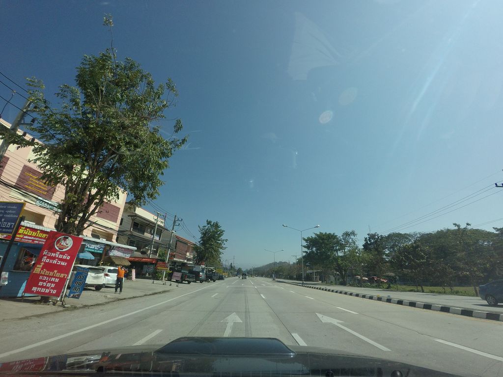 ภาพถนนตรงที่ เพาเวอร์มาร์ทดอยสะเก็ด-PowerMart Doi Saket ตั้งอยู่ ถ่ายโดย mishari พ.ศ. 2559 (2016) · A street-level view of where เพาเวอร์มาร์ทดอยสะเก็ด-PowerMart Doi Saket stands, by mishari in 2559 (2016)
