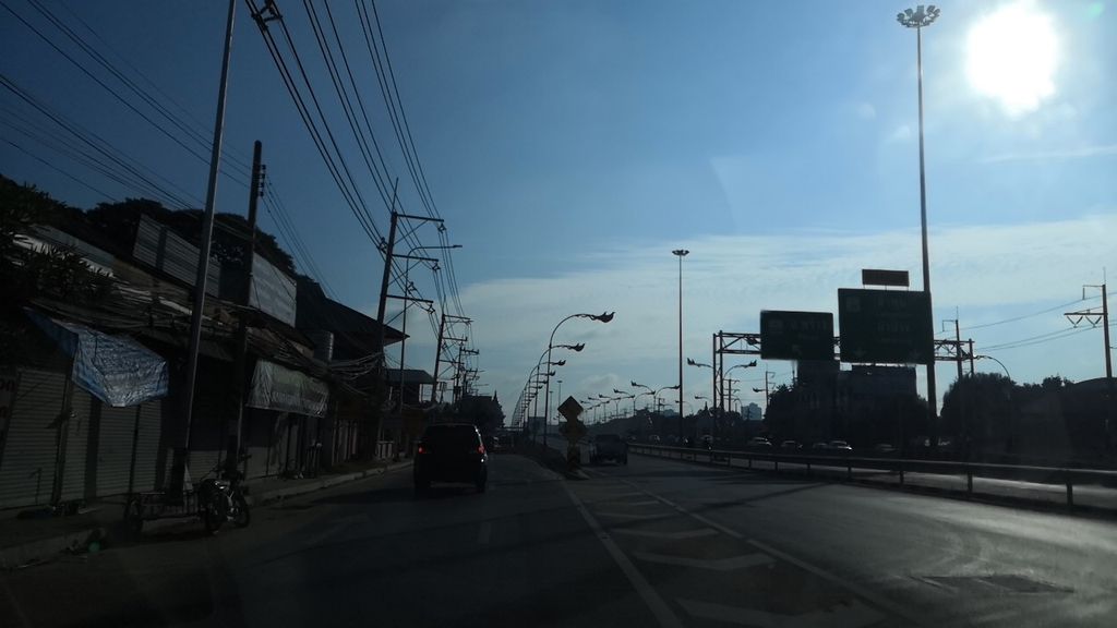 ภาพถนนตรงที่ ทรงสมัยเชียงใหม่ ตั้งอยู่ ถ่ายโดย charlesano พ.ศ. 2561 (2018) · A street-level view of where ทรงสมัยเชียงใหม่ · Songsamai Chiang Mai stands, by charlesano in 2561 (2018)
