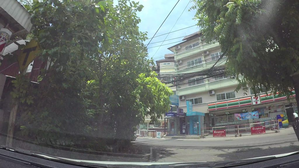 ภาพถนนตรงที่ ส้มโอซาลอน - หลังมช. ตั้งอยู่ ถ่ายโดย kaart_3 พ.ศ. 2562 (2019) · A street-level view of where ส้มโอซาลอน - หลังมช. · Somosanon - Langmot. stands, by kaart_3 in 2562 (2019)