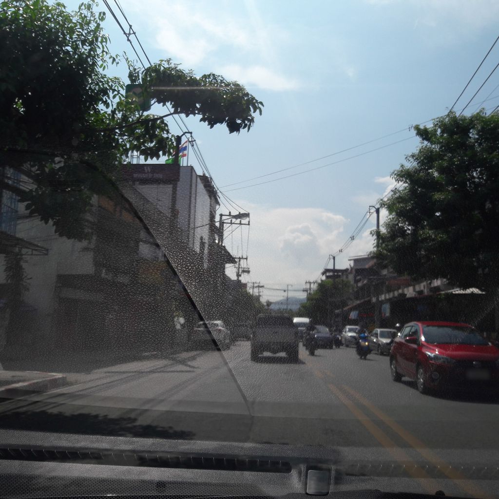 ภาพถนนตรงที่ Nicha massage ตั้งอยู่ ถ่ายโดย superbate พ.ศ. 2561 (2018) · A street-level view of where Nicha massage stands, by superbate in 2561 (2018)