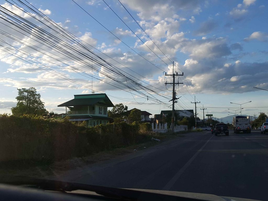 ภาพถนนตรงที่ อ้ายปุ๊ดอกไม้ไฟ2 ตั้งอยู่ ถ่ายโดย jrcarlsen พ.ศ. 2558 (2015) · A street-level view of where อ้ายปุ๊ดอกไม้ไฟ2 · Ai Pu Dokmaifai2 stands, by jrcarlsen in 2558 (2015)