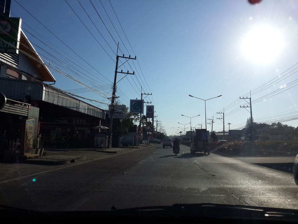 ภาพถนนตรงที่ Route 108 Bar and Bistro ตั้งอยู่ ถ่ายโดย mishari พ.ศ. 2557 (2014) · A street-level view of where Route 108 Bar and Bistro stands, by mishari in 2557 (2014)
