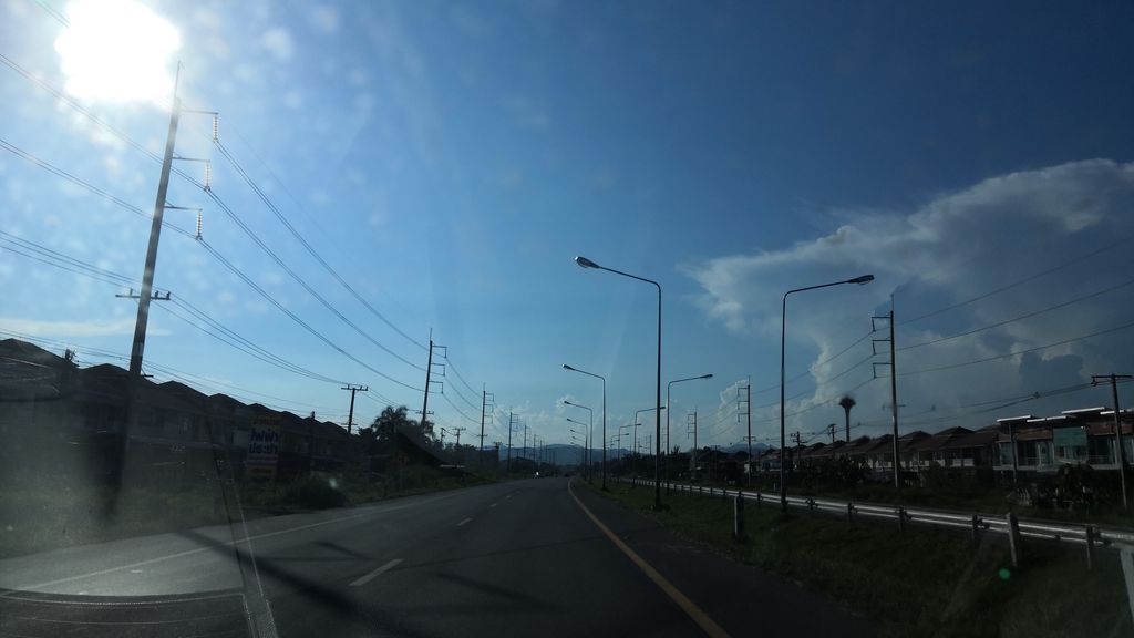 ภาพถนนตรงที่ NP Muay Thai ตั้งอยู่ ถ่ายโดย charlesano พ.ศ. 2561 (2018) · A street-level view of where NP Muay Thai stands, by charlesano in 2561 (2018)