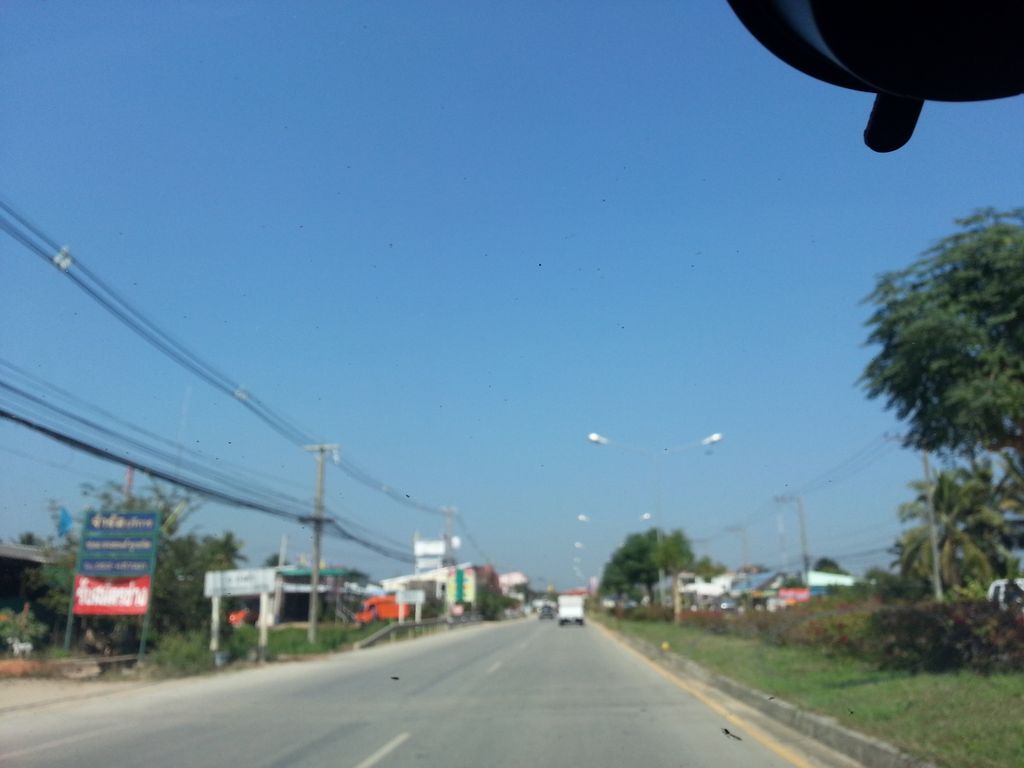 ภาพถนนตรงที่ อู่จำรัสบริการ ตั้งอยู่ ถ่ายโดย mishari พ.ศ. 2558 (2015) · A street-level view of where อู่จำรัสบริการ · U Chamrat Brikan stands, by mishari in 2558 (2015)