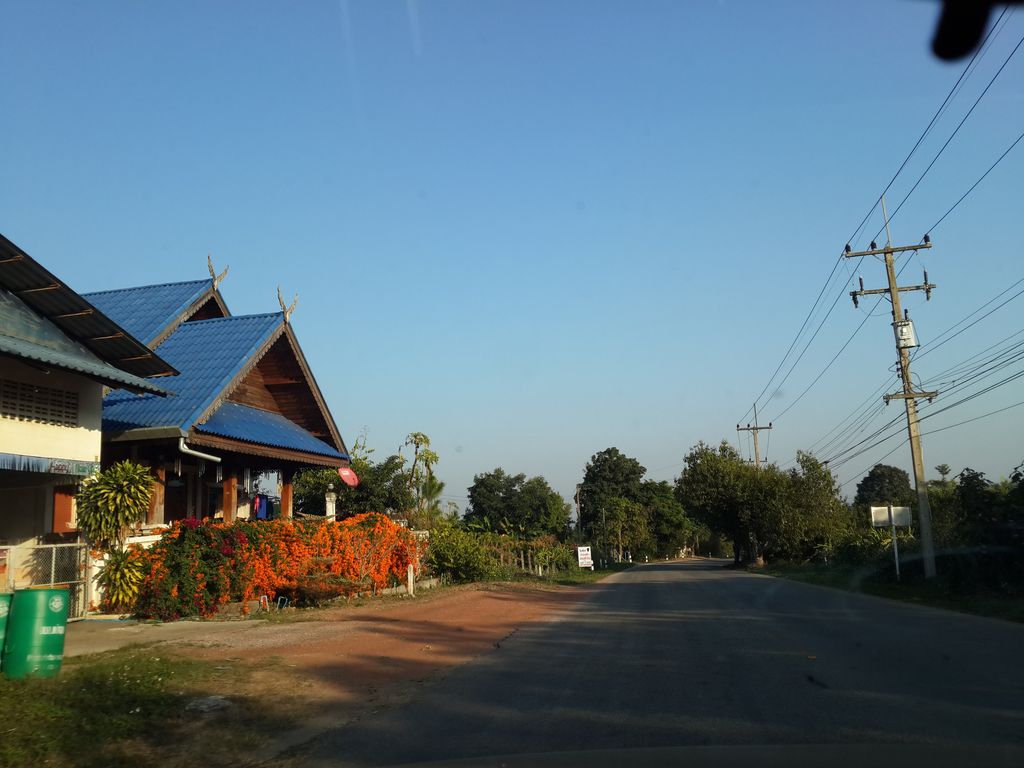 ภาพถนนตรงที่ สวนพุทธธรรม บ้านลาน อ.ฝาง จ.เชียงใหม่ ตั้งอยู่ ถ่ายโดย mishari พ.ศ. 2558 (2015) · A street-level view of where สวนพุทธธรรม บ้านลาน อ.ฝาง จ.เชียงใหม่ · Phuttha Tham Ban Lan A.Fang Cha.Chiang Mai Garden stands, by mishari in 2558 (2015)