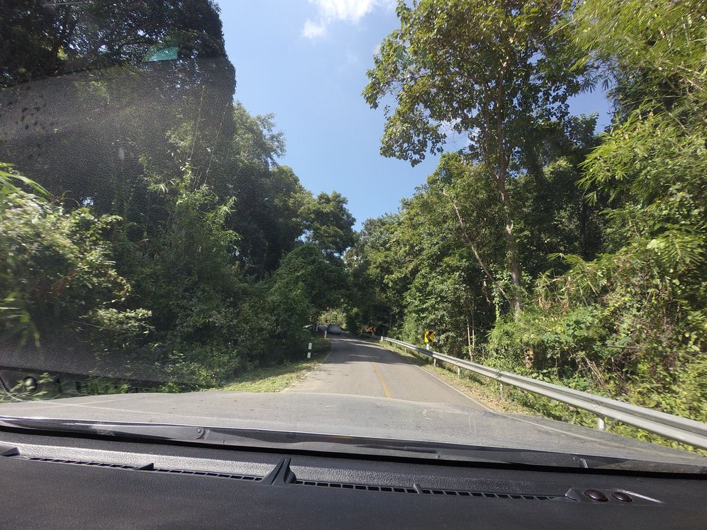 ภาพถนนตรงที่ บ้านชมวิวริมน้ำ ธารทอง ตั้งอยู่ ถ่ายโดย mishari พ.ศ. 2563 (2020) · A street-level view of where บ้านชมวิวริมน้ำ ธารทอง · Ban Chomwio Rimnam Thanthong stands, by mishari in 2563 (2020)