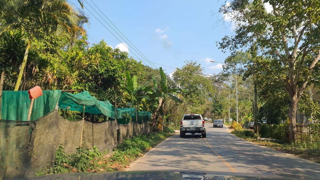 ภาพถนนตรงที่ The Jungle Touch by Nano Vacation Home ตั้งอยู่ ถ่ายโดย jrcarlsen พ.ศ. 2565 (2022) · A street-level view of where The Jungle Touch by Nano Vacation Home stands, by jrcarlsen in 2565 (2022)