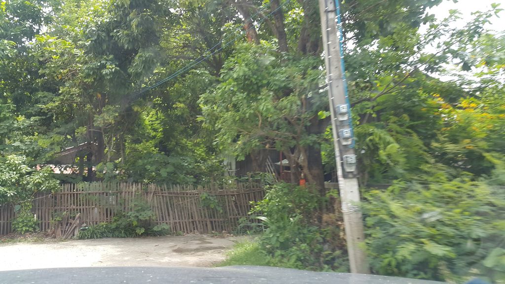 ภาพถนนตรงที่ เมธาวีอพาร์ทเมนท์ ตั้งอยู่ ถ่ายโดย jrcarlsen พ.ศ. 2560 (2017) · A street-level view of where เมธาวีอพาร์ทเมนท์ · Methao Apartment stands, by jrcarlsen in 2560 (2017)