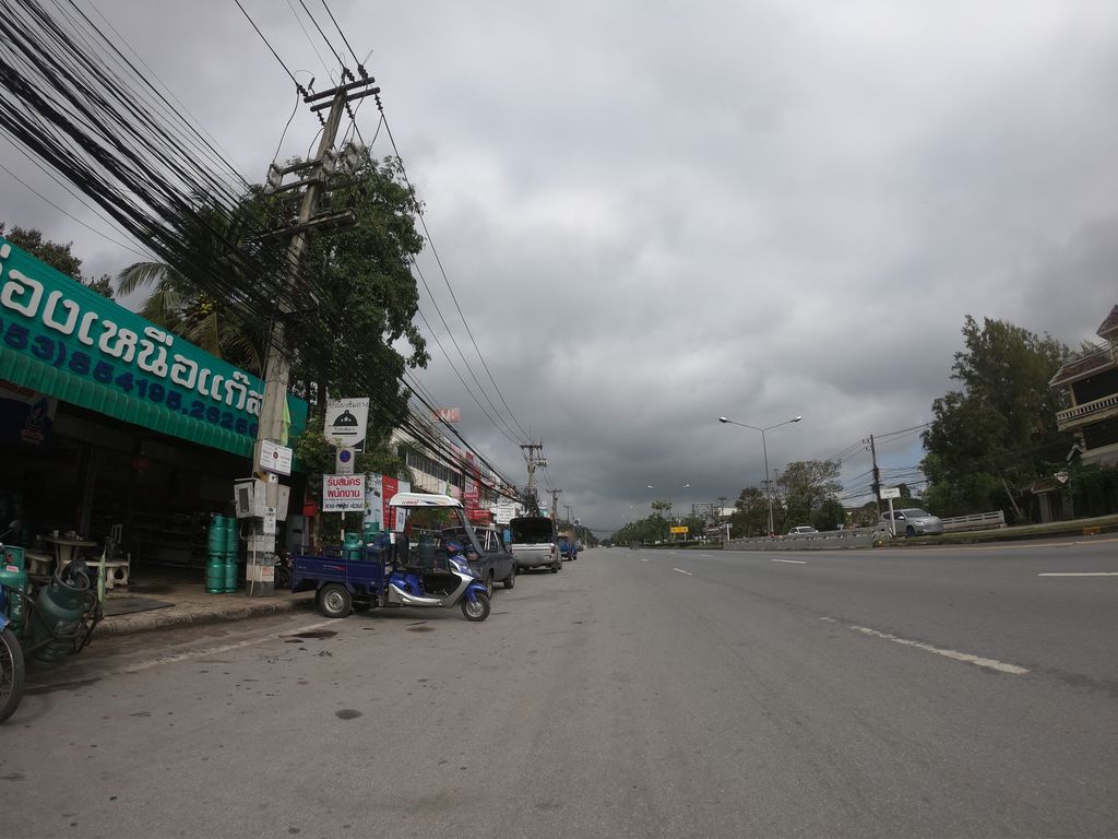ภาพถนนตรงที่ วัดออนหลวย - ชุมชนไทลื้อ อำเภอแม่ออน จังหวัดเชียงใหม่ ตั้งอยู่ ถ่ายโดย chanuwath_grab พ.ศ. 2562 (2019) · A street-level view of where วัดออนหลวย - ชุมชนไทลื้อ อำเภอแม่ออน จังหวัดเชียงใหม่ · Wat Onluai - Chumchon Thai Lue Amphoe Mae On Changwat Chiang Mai stands, by chanuwath_grab in 2562 (2019)