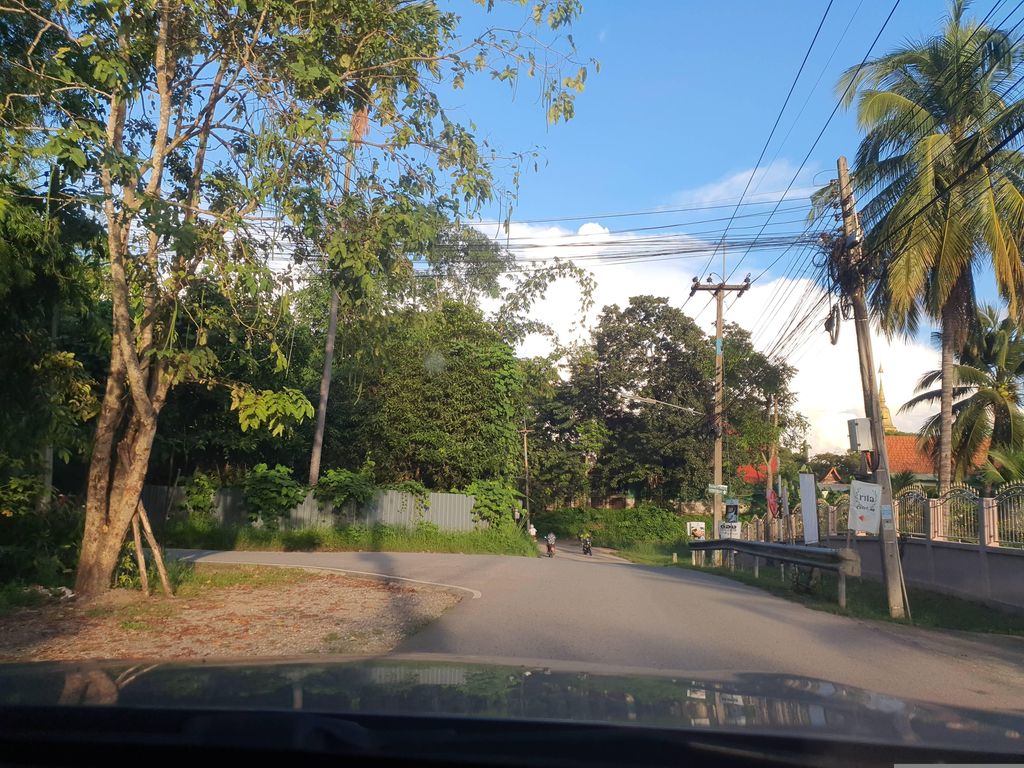 ภาพถนนตรงที่ ป้าบุตร ลาบ ส้า แม่ริม ตั้งอยู่ ถ่ายโดย jrcarlsen พ.ศ. 2566 (2023) · A street-level view of where ป้าบุตร ลาบ ส้า แม่ริม · Pabut Lap Sa Mae Rim stands, by jrcarlsen in 2566 (2023)
