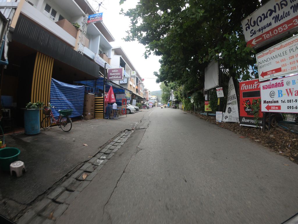 ภาพถนนตรงที่ Rice Away ตั้งอยู่ ถ่ายโดย chanuwath_grab พ.ศ. 2562 (2019) · A street-level view of where Rice Away stands, by chanuwath_grab in 2562 (2019)