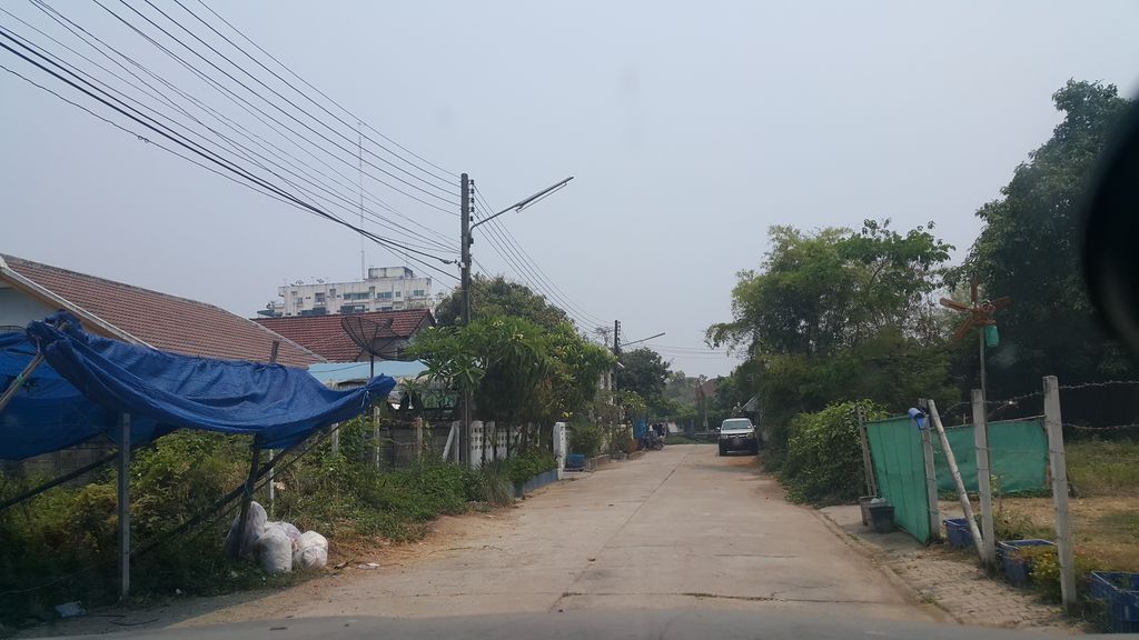 ภาพถนนตรงที่ บริษัท เชียงใหม่อุปกรณ์แก๊ส จำกัด ตั้งอยู่ ถ่ายโดย jrcarlsen พ.ศ. 2562 (2019) · A street-level view of where บริษัท เชียงใหม่อุปกรณ์แก๊ส จำกัด · Chiang Mai Upkrakaet Chamkat Company stands, by jrcarlsen in 2562 (2019)