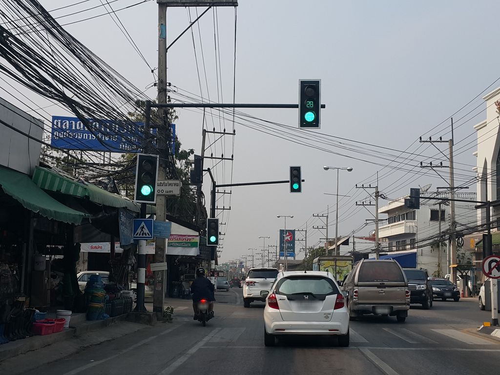 ภาพถนนตรงที่ พิทักษ์ฮาร์ดแวร์ ตั้งอยู่ ถ่ายโดย jrcarlsen พ.ศ. 2559 (2016) · A street-level view of where พิทักษ์ฮาร์ดแวร์ · Phithak Hatwae stands, by jrcarlsen in 2559 (2016)
