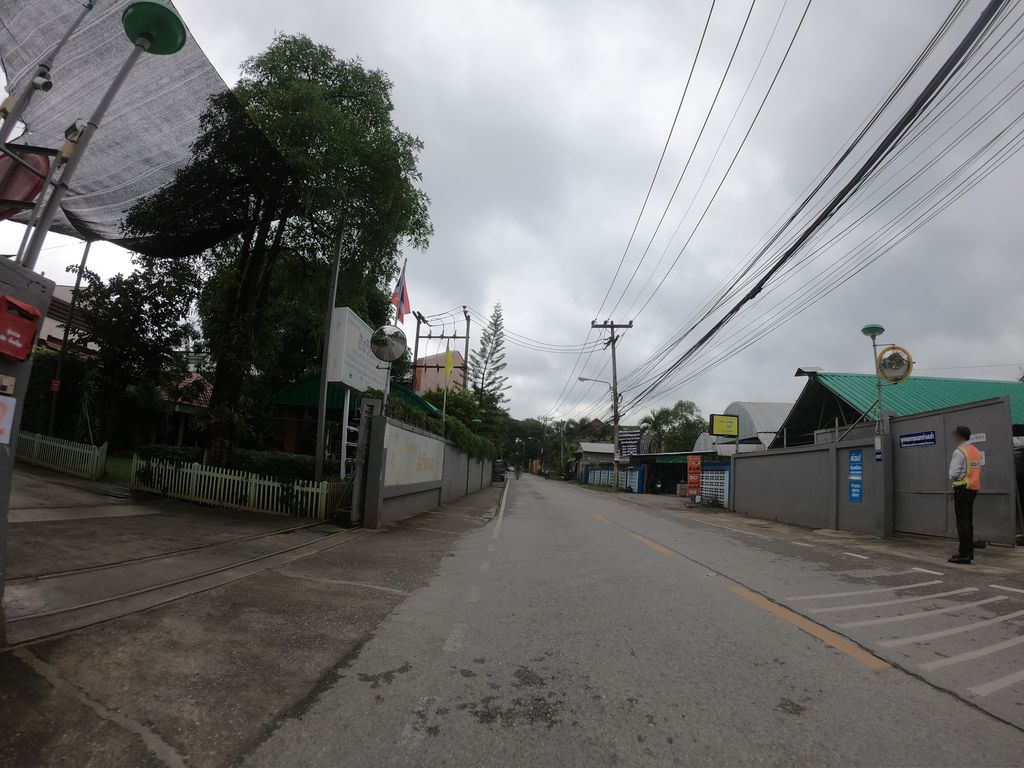 ภาพถนนตรงที่ โรงเรียนอนุบาลบ้านท่อเมืองลัง ตั้งอยู่ ถ่ายโดย chanuwath_grab พ.ศ. 2562 (2019) · A street-level view of where โรงเรียนอนุบาลบ้านท่อเมืองลัง · Anuban Ban Tho Mueang Lang School stands, by chanuwath_grab in 2562 (2019)