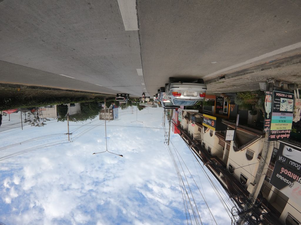 ภาพถนนตรงที่ 9salonเชียงใหม่ ตั้งอยู่ ถ่ายโดย chanuwath_grab พ.ศ. 2562 (2019) · A street-level view of where 9salonเชียงใหม่ stands, by chanuwath_grab in 2562 (2019)