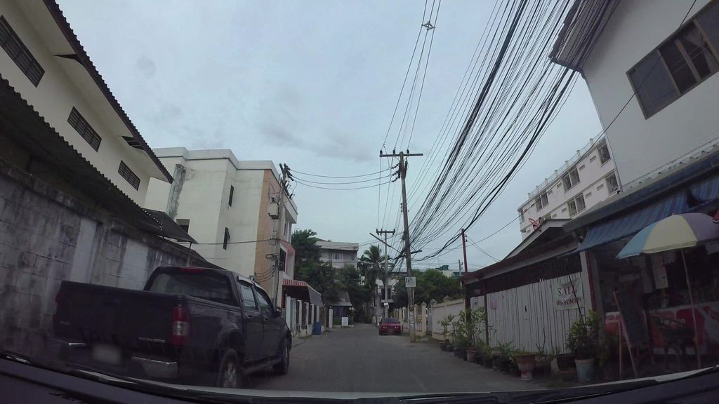 ภาพถนนตรงที่ Gemoi Lifestyle Cafe (PZZLE x GEMOI Cafe) ตั้งอยู่ ถ่ายโดย kaart_3 พ.ศ. 2562 (2019) · A street-level view of where Gemoi Lifestyle Cafe (PZZLE x GEMOI Cafe) stands, by kaart_3 in 2562 (2019)