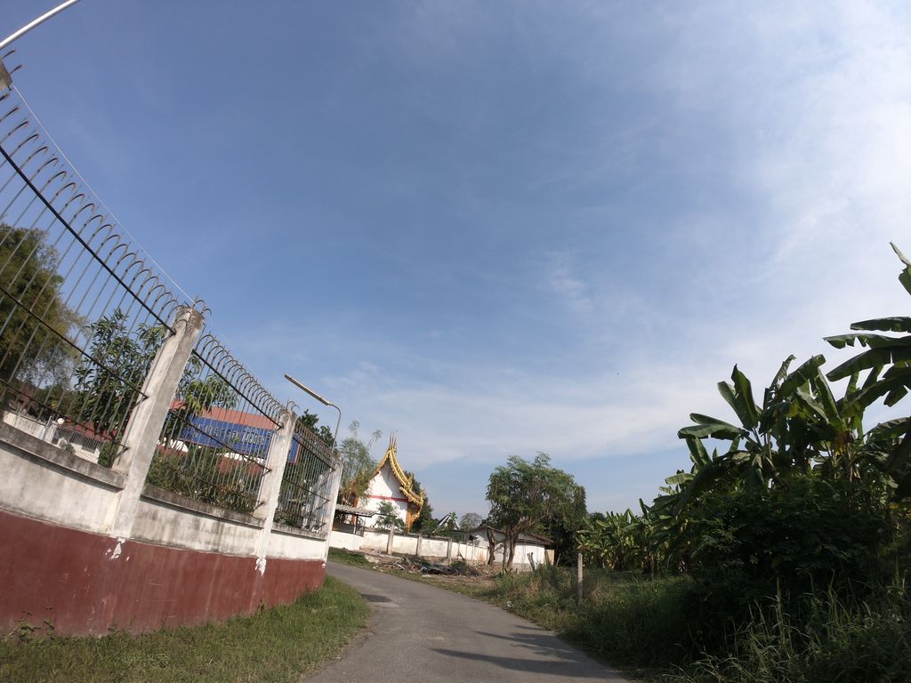 ภาพถนนตรงที่ ครัวผิงผิง ตั้งอยู่ ถ่ายโดย chanuwath_grab พ.ศ. 2562 (2019) · A street-level view of where ครัวผิงผิง · Khruaphingphing stands, by chanuwath_grab in 2562 (2019)