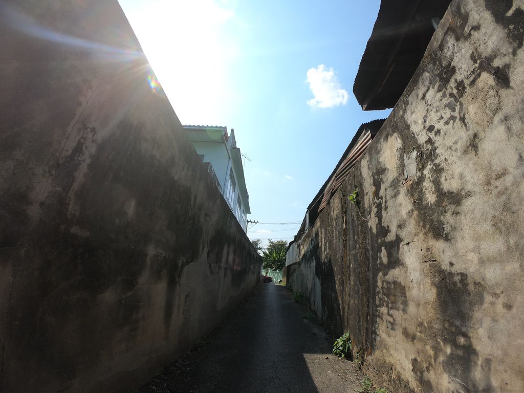 ภาพถนนตรงที่ อาคารอนุสาร - Anusarn Building Chiang Mai ตั้งอยู่ ถ่ายโดย chanuwath_grab พ.ศ. 2562 (2019) · A street-level view of where อาคารอนุสาร - Anusarn Building Chiang Mai stands, by chanuwath_grab in 2562 (2019)