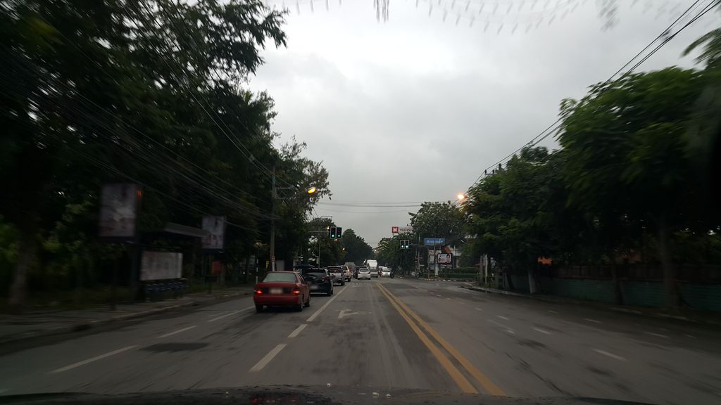 ภาพถนนตรงที่ หน่วยบริการประชาชน ตั้งอยู่ ถ่ายโดย jrcarlsen พ.ศ. 2559 (2016) · A street-level view of where หน่วยบริการประชาชน · Nuaibrikan Pracha Chon stands, by jrcarlsen in 2559 (2016)