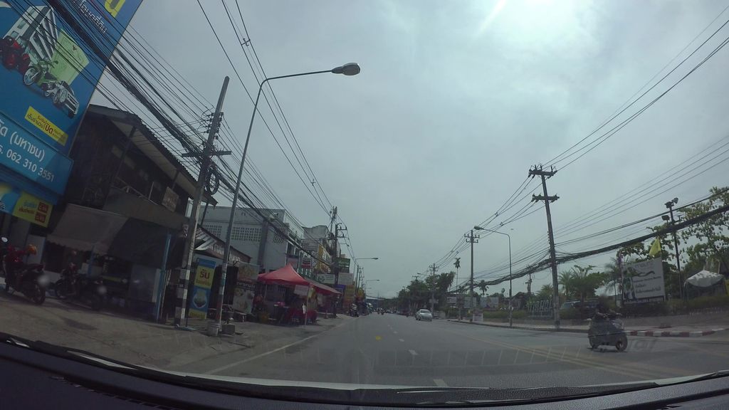 ภาพถนนตรงที่ .Roast (Dot Roast) ตั้งอยู่ ถ่ายโดย kaart_3 พ.ศ. 2562 (2019) · A street-level view of where .Roast (Dot Roast) stands, by kaart_3 in 2562 (2019)
