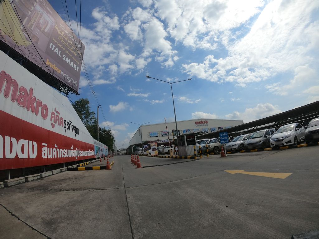 ภาพถนนตรงที่ IKEA ตั้งอยู่ ถ่ายโดย chanuwath_grab พ.ศ. 2562 (2019) · A street-level view of where IKEA stands, by chanuwath_grab in 2562 (2019)