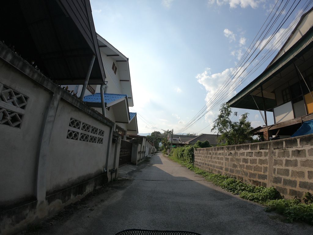 ภาพถนนตรงที่ Bloom in Grace ตั้งอยู่ ถ่ายโดย chanuwath_grab พ.ศ. 2562 (2019) · A street-level view of where Bloom in Grace stands, by chanuwath_grab in 2562 (2019)