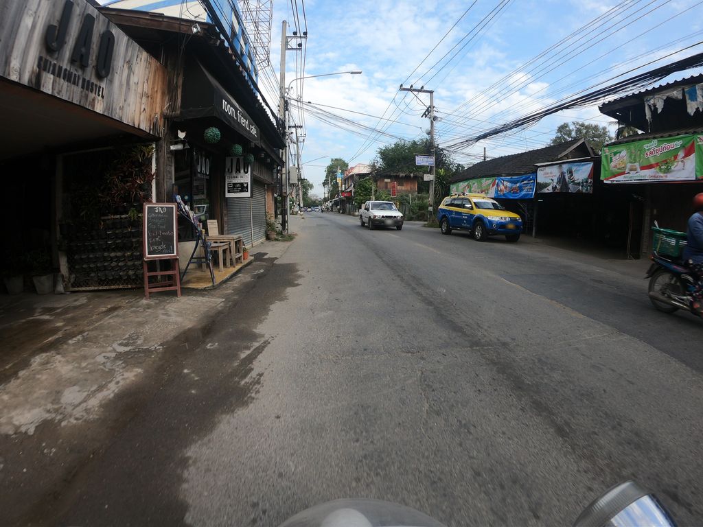 ภาพถนนตรงที่ อินเตอร์ประดับยนต์ ตั้งอยู่ ถ่ายโดย chanuwath_grab พ.ศ. 2562 (2019) · A street-level view of where อินเตอร์ประดับยนต์ · Inter Pradapyon stands, by chanuwath_grab in 2562 (2019)