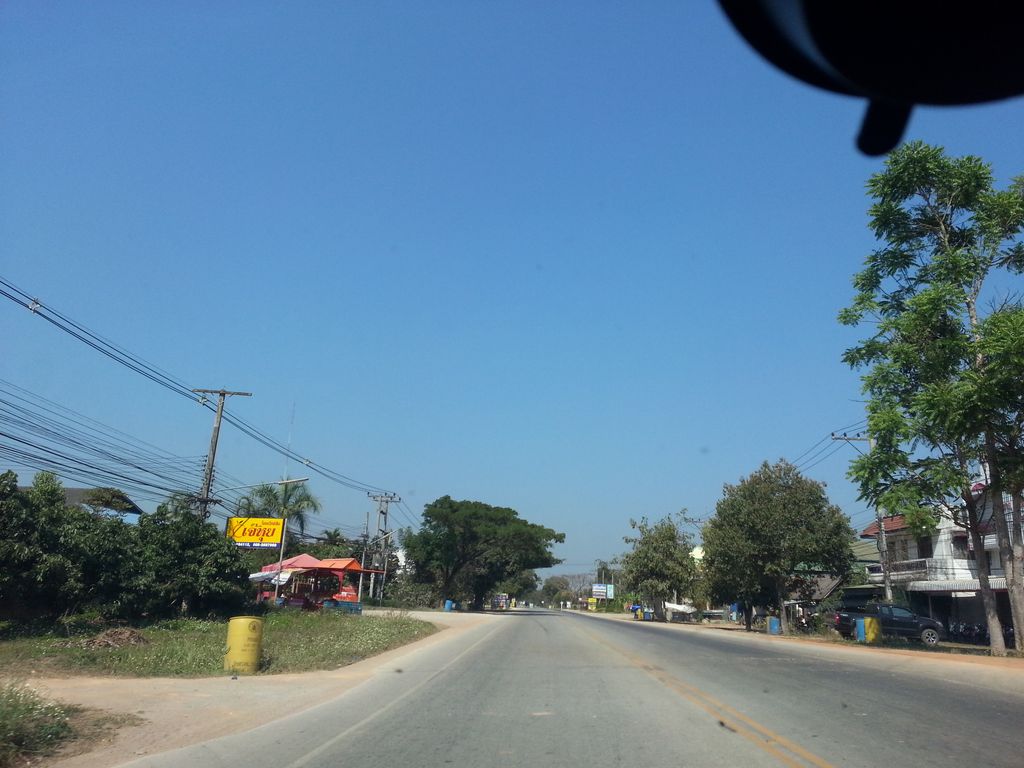 ภาพถนนตรงที่ ร้านห้วยโจ้เจริญยนต์ ตั้งอยู่ ถ่ายโดย mishari พ.ศ. 2558 (2015) · A street-level view of where ร้านห้วยโจ้เจริญยนต์ · Ran Huai Cho Charoen Yon stands, by mishari in 2558 (2015)