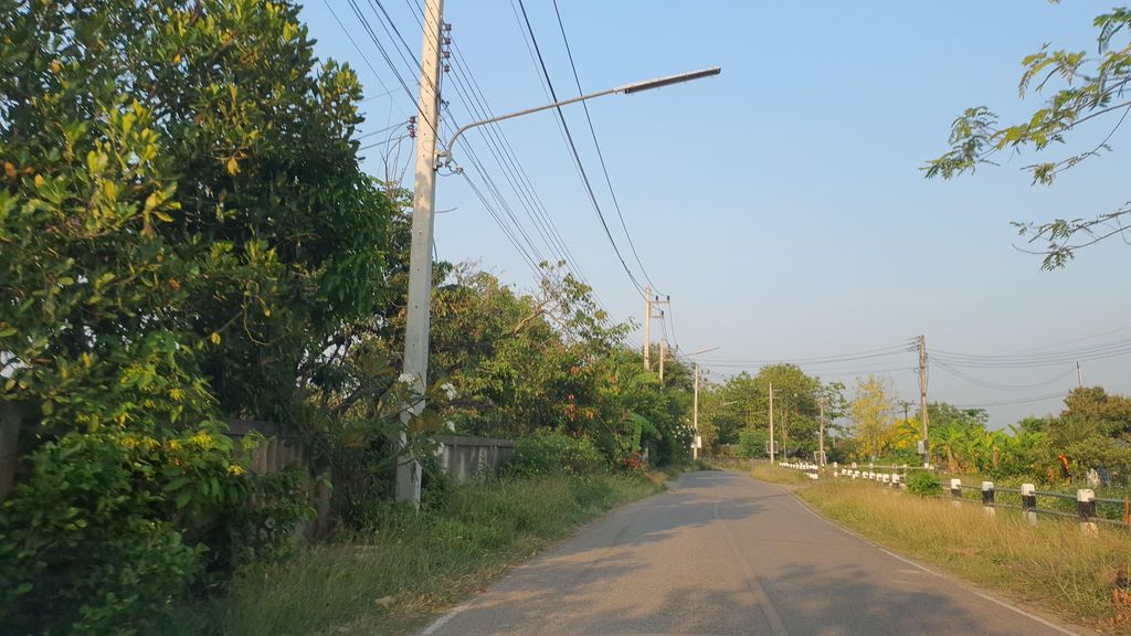 ภาพถนนตรงที่ 64 Garden Group ตั้งอยู่ ถ่ายโดย jrcarlsen พ.ศ. 2565 (2022) · A street-level view of where 64 Garden Group stands, by jrcarlsen in 2565 (2022)