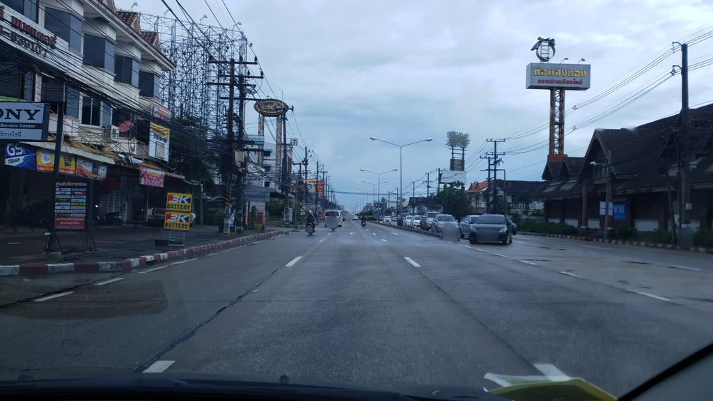 ภาพถนนตรงที่ Owa shabu ตั้งอยู่ ถ่ายโดย silamanee พ.ศ. 2561 (2018) · A street-level view of where Owa shabu stands, by silamanee in 2561 (2018)