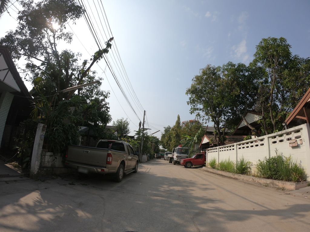 ภาพถนนตรงที่ PoolPro&Lab Chiangmai ตั้งอยู่ ถ่ายโดย chanuwath_grab พ.ศ. 2562 (2019) · A street-level view of where PoolPro&Lab Chiangmai stands, by chanuwath_grab in 2562 (2019)