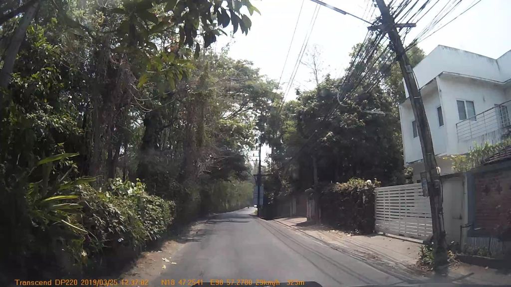 ภาพถนนตรงที่ ครัวป้าดา ตั้งอยู่ ถ่ายโดย mapcreator พ.ศ. 2562 (2019) · A street-level view of where ครัวป้าดา · Khruapada stands, by mapcreator in 2562 (2019)