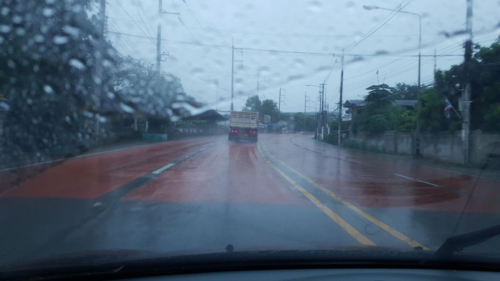 ภาพถนนตรงที่ พิชญ์กัญญาคลินิก ตั้งอยู่ ถ่ายโดย silamanee พ.ศ. 2561 (2018) · A street-level view of where พิชญ์กัญญาคลินิก · Phit Kanya Clinic stands, by silamanee in 2561 (2018)