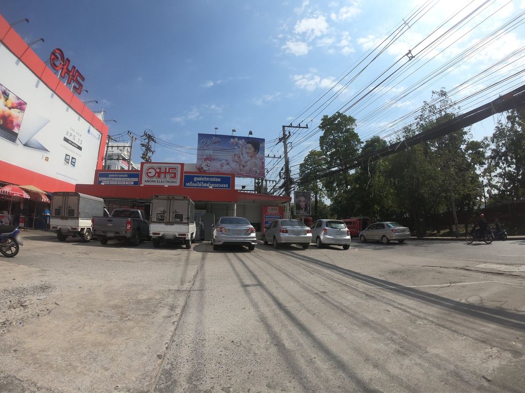 ภาพถนนตรงที่ ซ่อมเรือนไมล์ Aerox 155 เชียงใหม่ ตั้งอยู่ ถ่ายโดย chanuwath_grab พ.ศ. 2562 (2019) · A street-level view of where ซ่อมเรือนไมล์ Aerox 155 เชียงใหม่ stands, by chanuwath_grab in 2562 (2019)