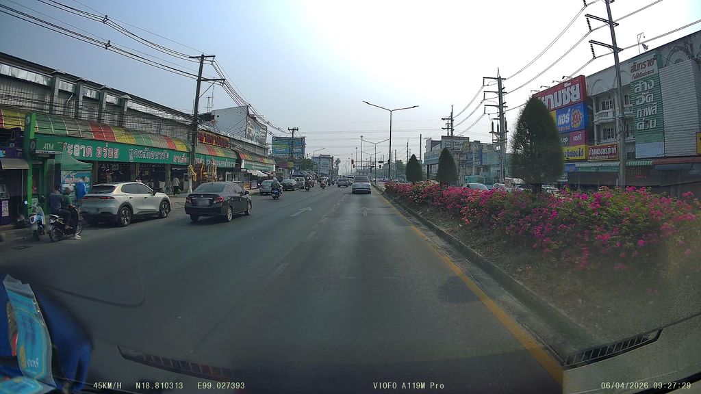 ภาพถนนตรงที่ คุณทิพย์ ซาลาเปา ตลาดสามแยกสันทราย ตั้งอยู่ ถ่ายโดย ThailandCambodia พ.ศ. 2569 (2026) · A street-level view of where คุณทิพย์ ซาลาเปา ตลาดสามแยกสันทราย · Khunthip Salapao Talat Samyaek San Sai stands, by ThailandCambodia in 2569 (2026)