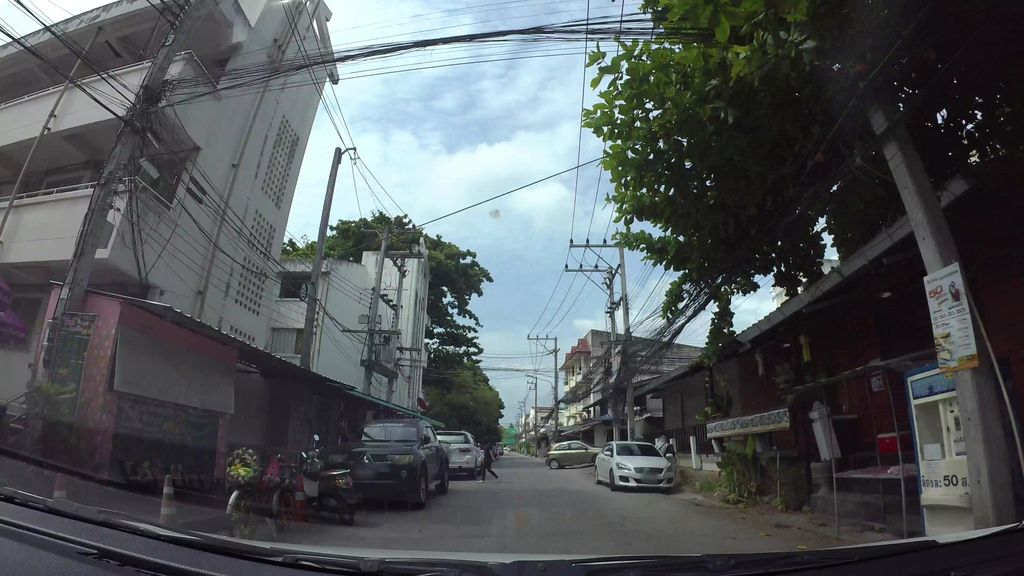 ภาพถนนตรงที่ Two Beautiful Nails ตั้งอยู่ ถ่ายโดย kaart_3 พ.ศ. 2562 (2019) · A street-level view of where Two Beautiful Nails stands, by kaart_3 in 2562 (2019)