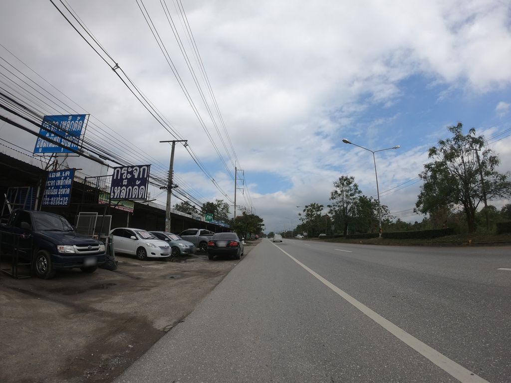 ภาพถนนตรงที่ หจก.นนท์มอเตอร์ จำกัด ตั้งอยู่ ถ่ายโดย chanuwath_grab พ.ศ. 2562 (2019) · A street-level view of where หจก.นนท์มอเตอร์ จำกัด · .nanamotoe Chamkat Partnership stands, by chanuwath_grab in 2562 (2019)