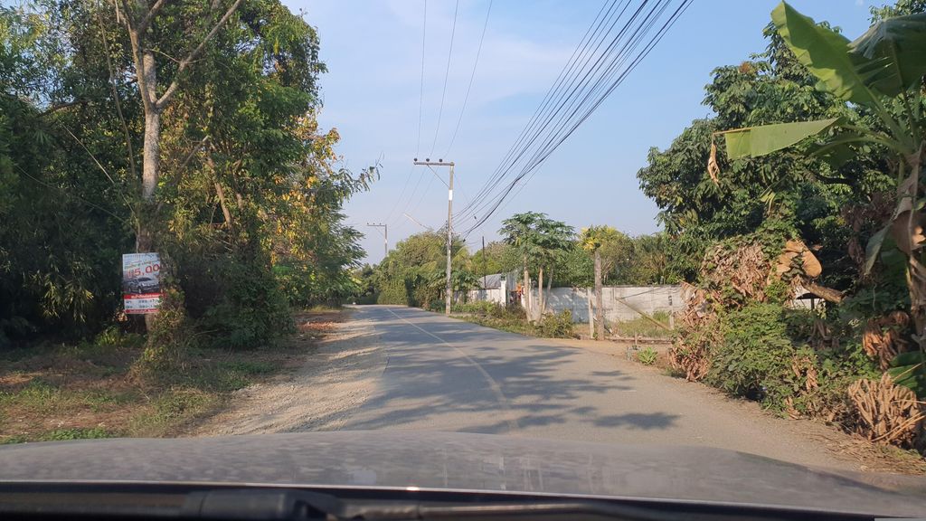 ภาพถนนตรงที่ CBS Parts - Asia ตั้งอยู่ ถ่ายโดย jrcarlsen พ.ศ. 2566 (2023) · A street-level view of where CBS Parts - Asia stands, by jrcarlsen in 2566 (2023)