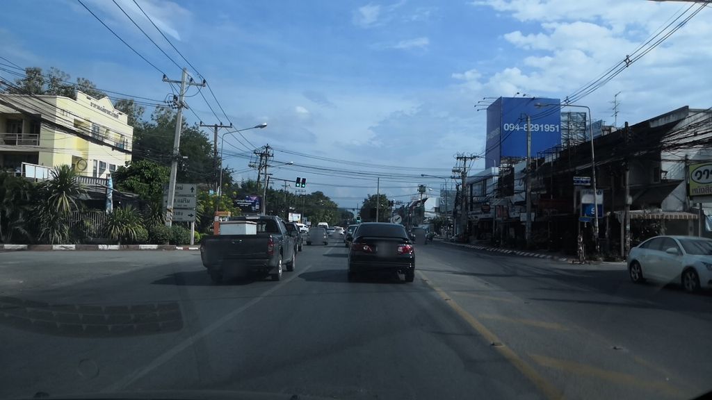 ภาพถนนตรงที่ หมูทอดอู๊ดอิ๊ด สาขาเชียงใหม่ หลัง มช. ตั้งอยู่ ถ่ายโดย charlesano พ.ศ. 2561 (2018) · A street-level view of where หมูทอดอู๊ดอิ๊ด สาขาเชียงใหม่ หลัง มช. · Mutot Ut It Sakha Chiang Mai Lang Mot. stands, by charlesano in 2561 (2018)