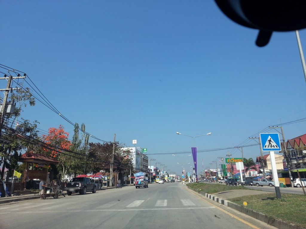 ภาพถนนตรงที่ ยุทธชัยเค้ก ตั้งอยู่ ถ่ายโดย mishari พ.ศ. 2558 (2015) · A street-level view of where ยุทธชัยเค้ก · Yutthachaikhek stands, by mishari in 2558 (2015)