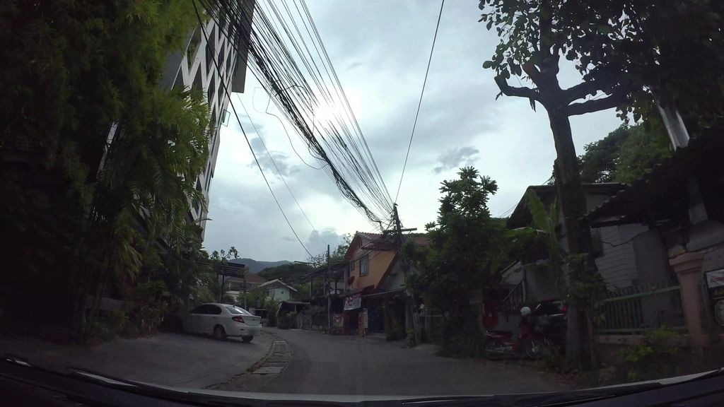 ภาพถนนตรงที่ The Bliss Hotel ตั้งอยู่ ถ่ายโดย kaart_3 พ.ศ. 2562 (2019) · A street-level view of where The Bliss Hotel stands, by kaart_3 in 2562 (2019)