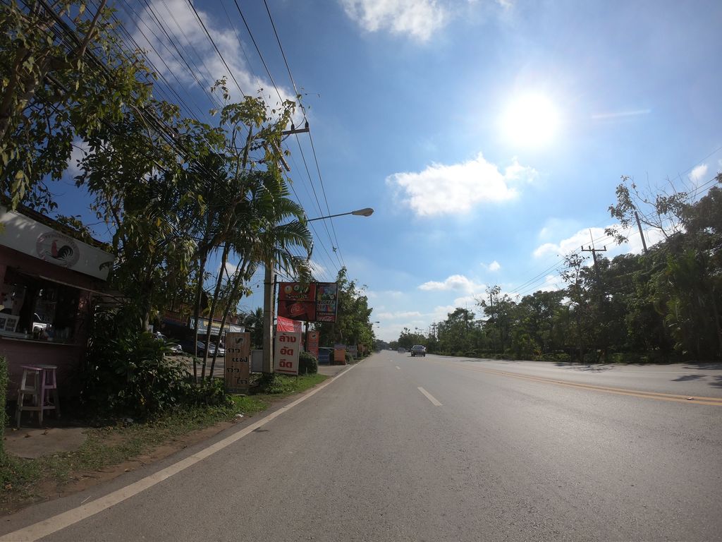 ภาพถนนตรงที่ Eazy Option​ ร้านติดตั้งเครื่องเสียงรถยนต์ กล้องบันทึกการขับขี่ เน้นคุณภาพ สันทราย ​เชียงใหม่ ตั้งอยู่ ถ่ายโดย chanuwath_grab พ.ศ. 2562 (2019) · A street-level view of where Eazy Option​ ร้านติดตั้งเครื่องเสียงรถยนต์ กล้องบันทึกการขับขี่ เน้นคุณภาพ สันทราย ​เชียงใหม่ stands, by chanuwath_grab in 2562 (2019)