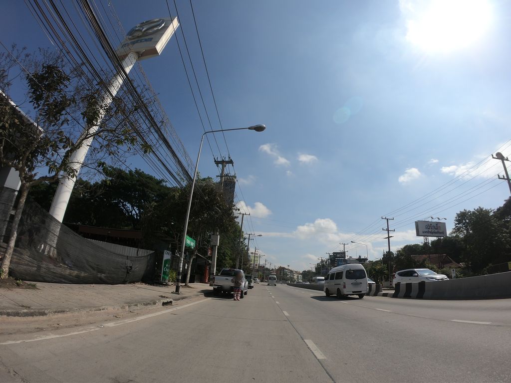 ภาพถนนตรงที่ Mazda Chiang Mai ตั้งอยู่ ถ่ายโดย chanuwath_grab พ.ศ. 2562 (2019) · A street-level view of where Mazda Chiang Mai stands, by chanuwath_grab in 2562 (2019)