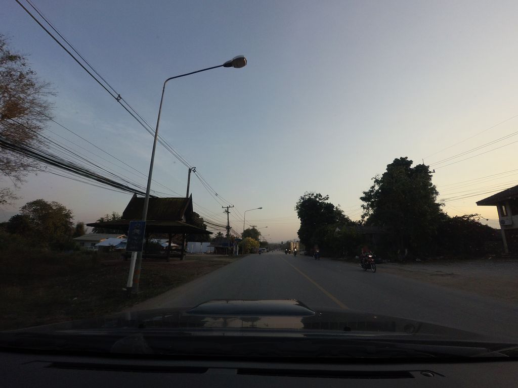ภาพถนนตรงที่ มิ้นกาแฟสด ตั้งอยู่ ถ่ายโดย mishari พ.ศ. 2559 (2016) · A street-level view of where มิ้นกาแฟสด · Minkafaetda stands, by mishari in 2559 (2016)
