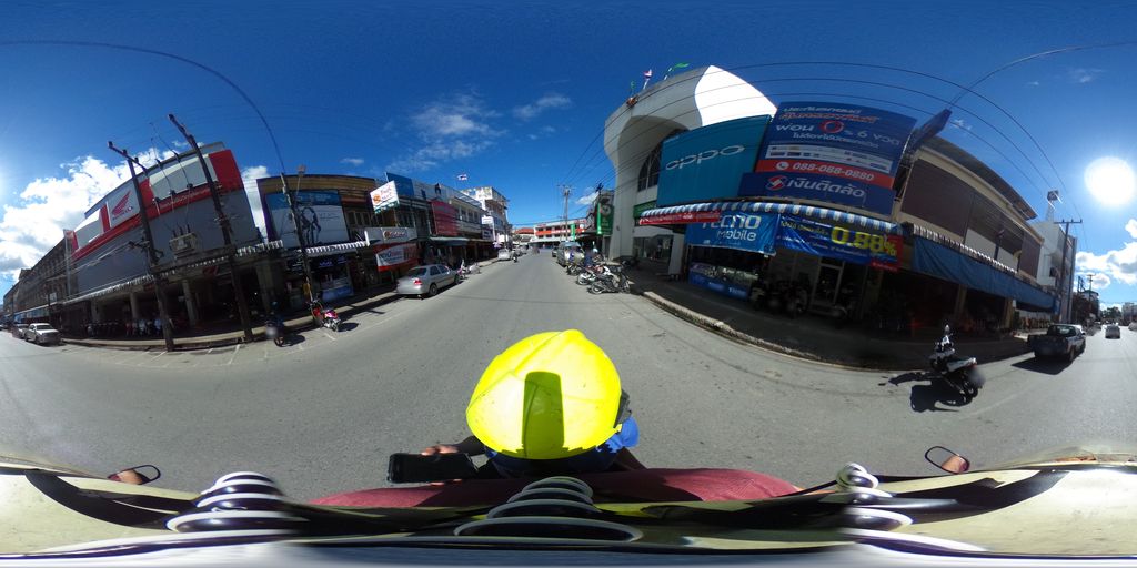ภาพถนนตรงที่ ทวียนต์ ตั้งอยู่ ถ่ายโดย maricarrabonza พ.ศ. 2562 (2019) · A street-level view of where ทวียนต์ · Thawiina stands, by maricarrabonza in 2562 (2019)