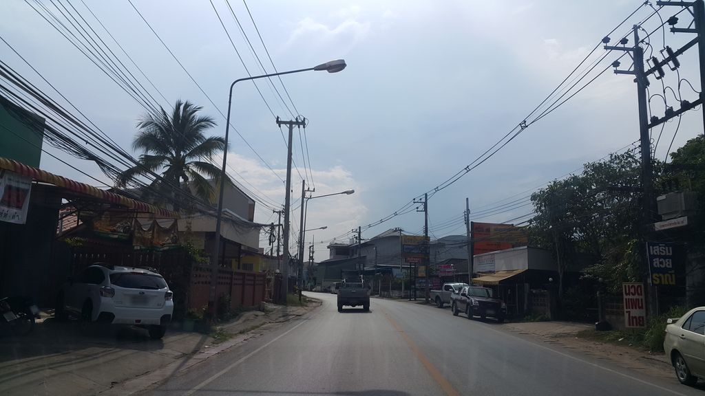ภาพถนนตรงที่ San Modify (M/C acc & repair shop) ตั้งอยู่ ถ่ายโดย jrcarlsen พ.ศ. 2560 (2017) · A street-level view of where San Modify (M/C acc & repair shop) stands, by jrcarlsen in 2560 (2017)