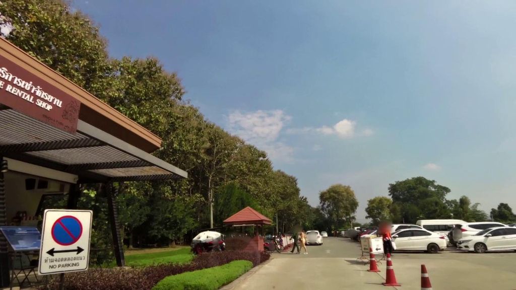 ภาพถนนตรงที่ Bicycle Rental ตั้งอยู่ ถ่ายโดย toffy พ.ศ. 2561 (2018) · A street-level view of where Bicycle Rental stands, by toffy in 2561 (2018)