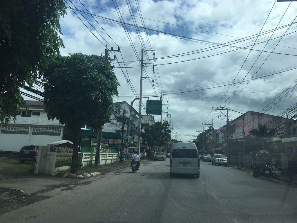 ภาพถนนตรงที่ Honda ตั้งอยู่ ถ่ายโดย wapriz พ.ศ. 2561 (2018) · A street-level view of where Honda stands, by wapriz in 2561 (2018)