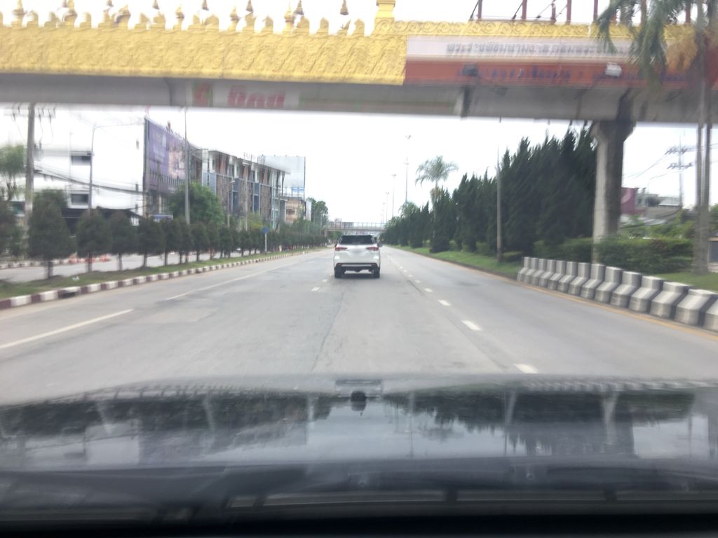 ภาพถนนตรงที่ แว่นท็อปเจริญ ตั้งอยู่ ถ่ายโดย wapriz พ.ศ. 2561 (2018) · A street-level view of where Top Charoen Optical stands, by wapriz in 2561 (2018)
